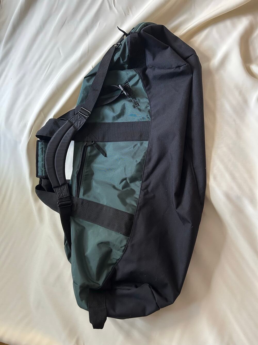 Vintage L.L. Bean Large Capacity Adventure Dufflebag in Great Condition - Green
